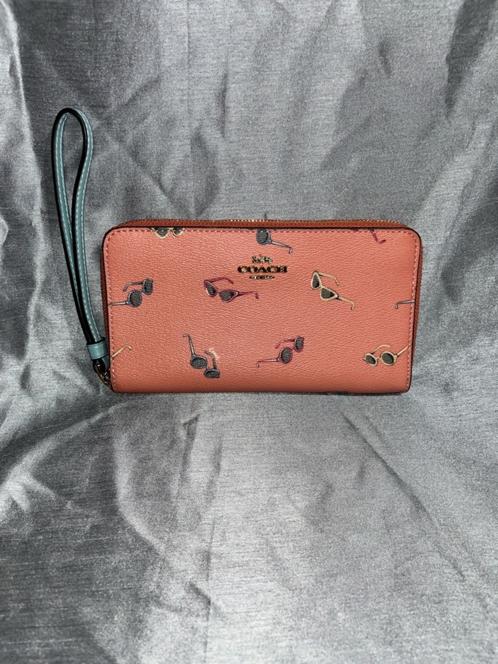 Coach Sunglasses Wallet 😎